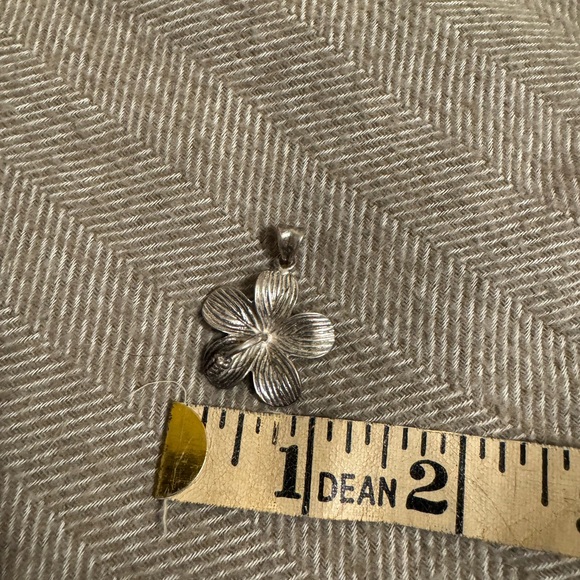 Sterling Silver Floral Hibiscus Pendant - Picture 4 of 4